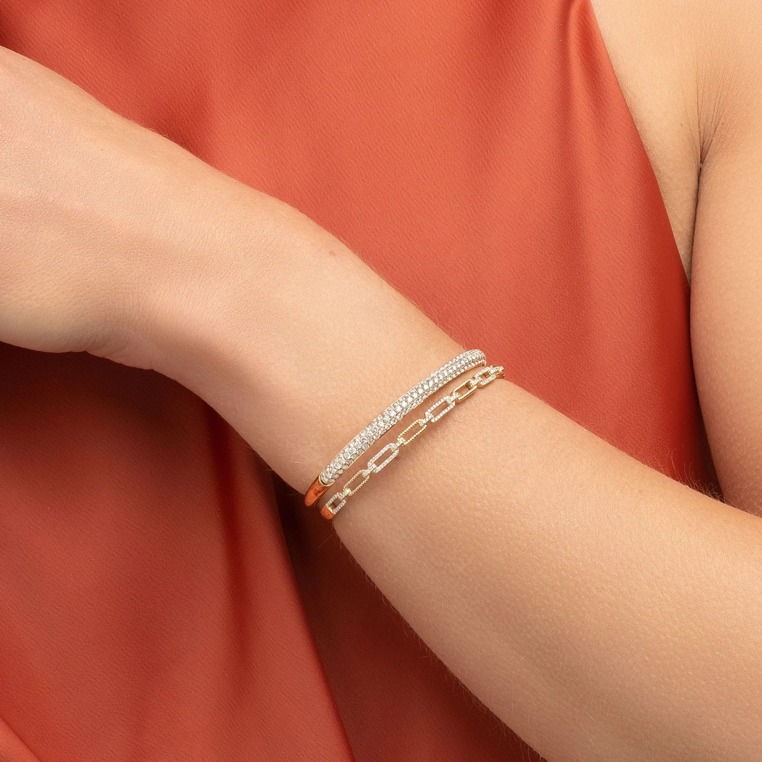 Chisholm Hunter 18ct Yellow Gold Brilliant Cut 3.35ct Diamond Pave Bangle 4 Chisholm Hunter 18ct Yellow Gold Brilliant Cut 3.35ct Diamond Pave Bangle - Image 2