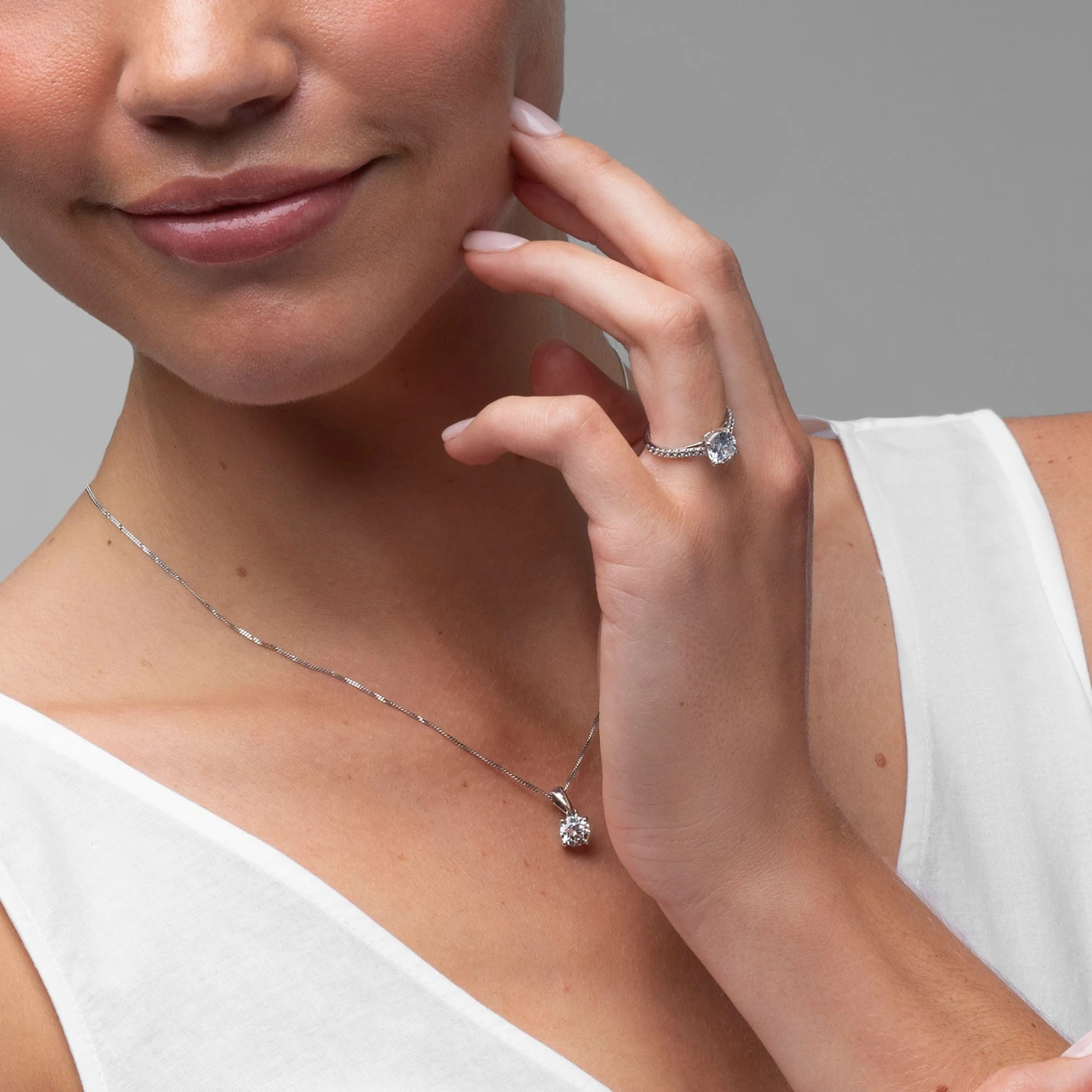 Chisholm Hunter Platinum Lab Grown 1.50ct Round Brilliant Diamond Shoulders Ring 4 Chisholm Hunter Platinum Lab Grown 1.50ct Round Brilliant Diamond Shoulders Ring - Image 2