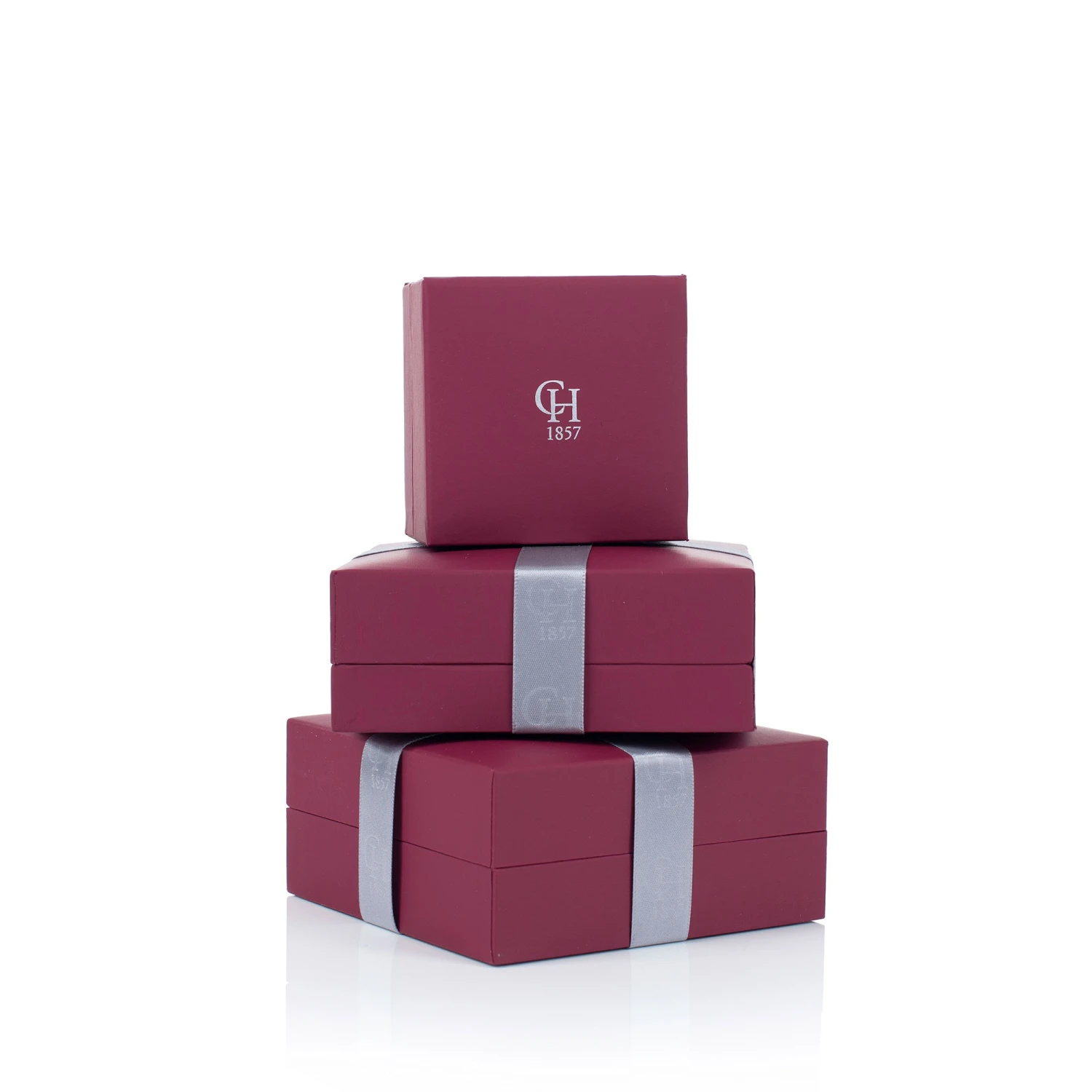 Chisholm Hunter 9ct Yellow Gold Diamond Cut Star Stud Earrings 5 Chisholm Hunter 9ct Yellow Gold Diamond Cut Star Stud Earrings - Image 3